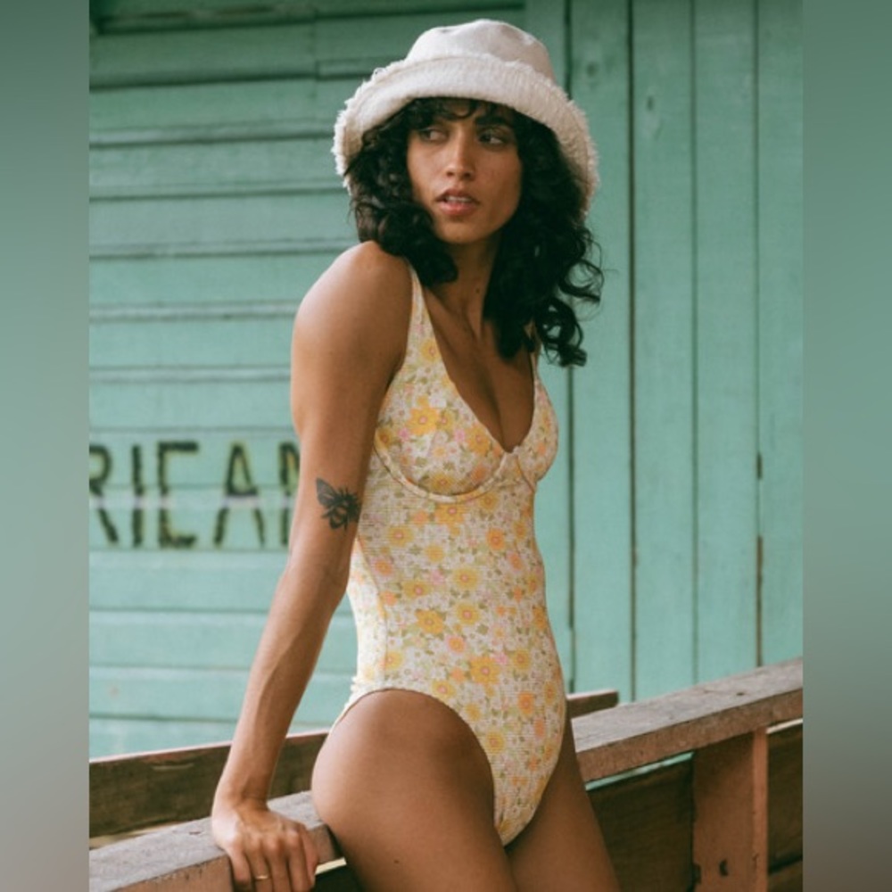Billabong one piece bathing suit